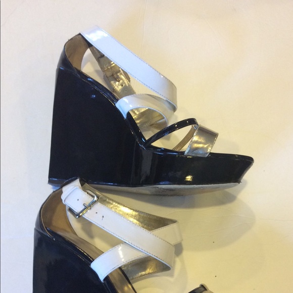 Sexy Shoe Dazzle platform wedges - Picture 2 of 6